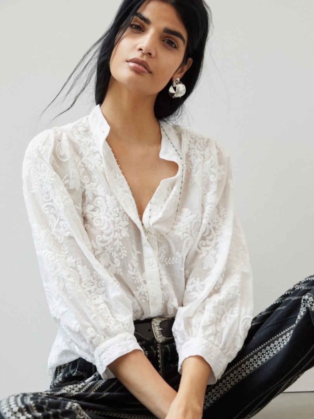 Anthropologie Pilcro The Bella Femme Ivory Button Front Embroidered Shirt SZ S